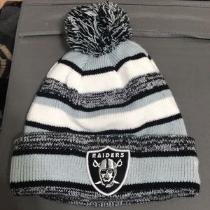 Raiders beanie with pom